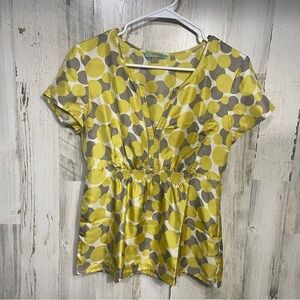 Boden 100% Silk Polka Dot Blouse Top Yellow Gray Cinched Smocked V-Neck Size 6‎
